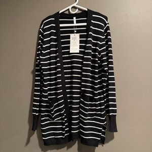 Tasamo Black and White Striped Sweater Size Medium